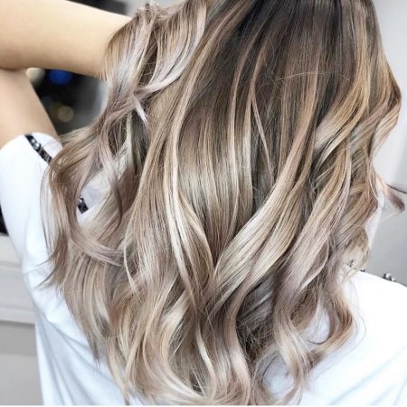 Illuminez votre chevelure avec un balayage naturel à Paris